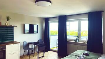 2 Schlafzimmer, Schreibtisch, Bügeleisen/Bügelbrett, WLAN