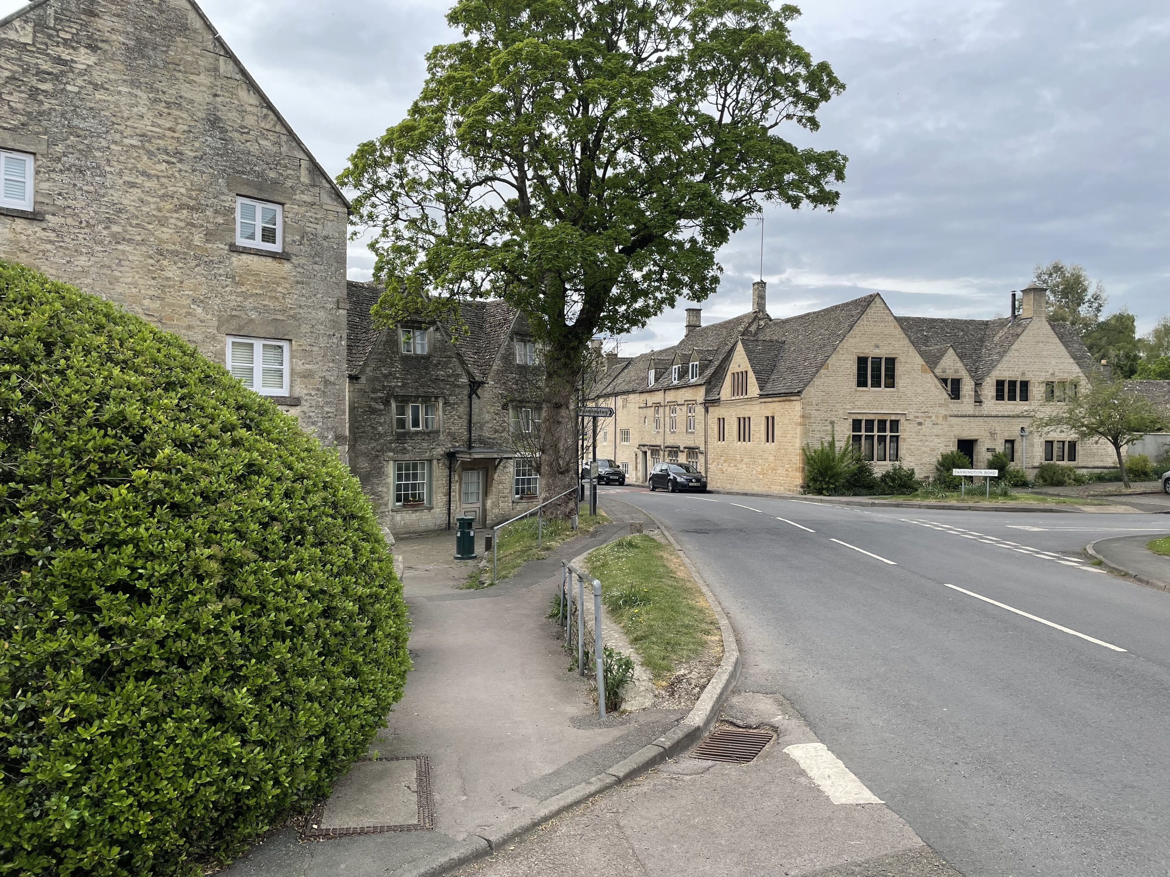From the access to Cranebrook Cottage, along the High Street, towards the centre