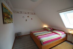 1 slaapkamer, een strijkplank/strijkijzer, gratis wifi, beddengoed