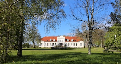 "Schwalbennest" modern, air-conditioned vacation apartment, close to Plau am See.