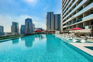 Indoor pool - MAG 318 Business Bay Dubai (Dubai)