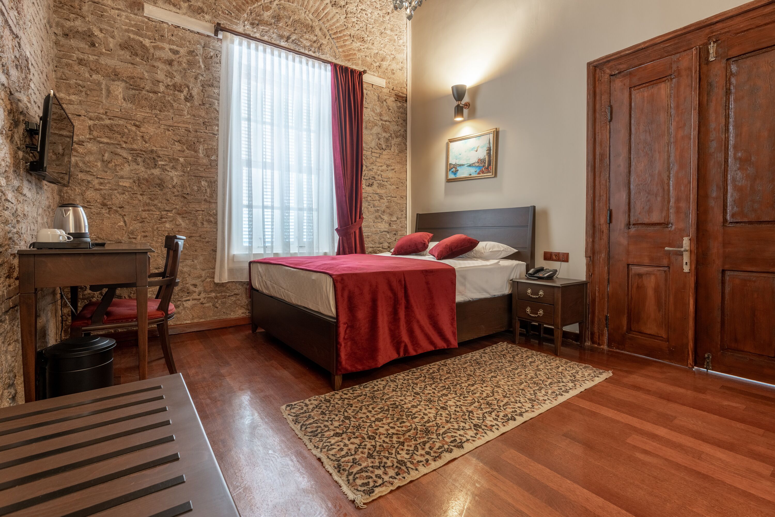 standard room | select comfort beds, minibar, in-room safe, desk