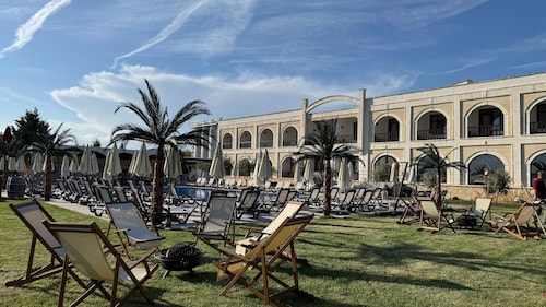 The Rest Port Village Hotel