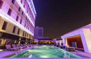 Hồ bơi ngoài trời 