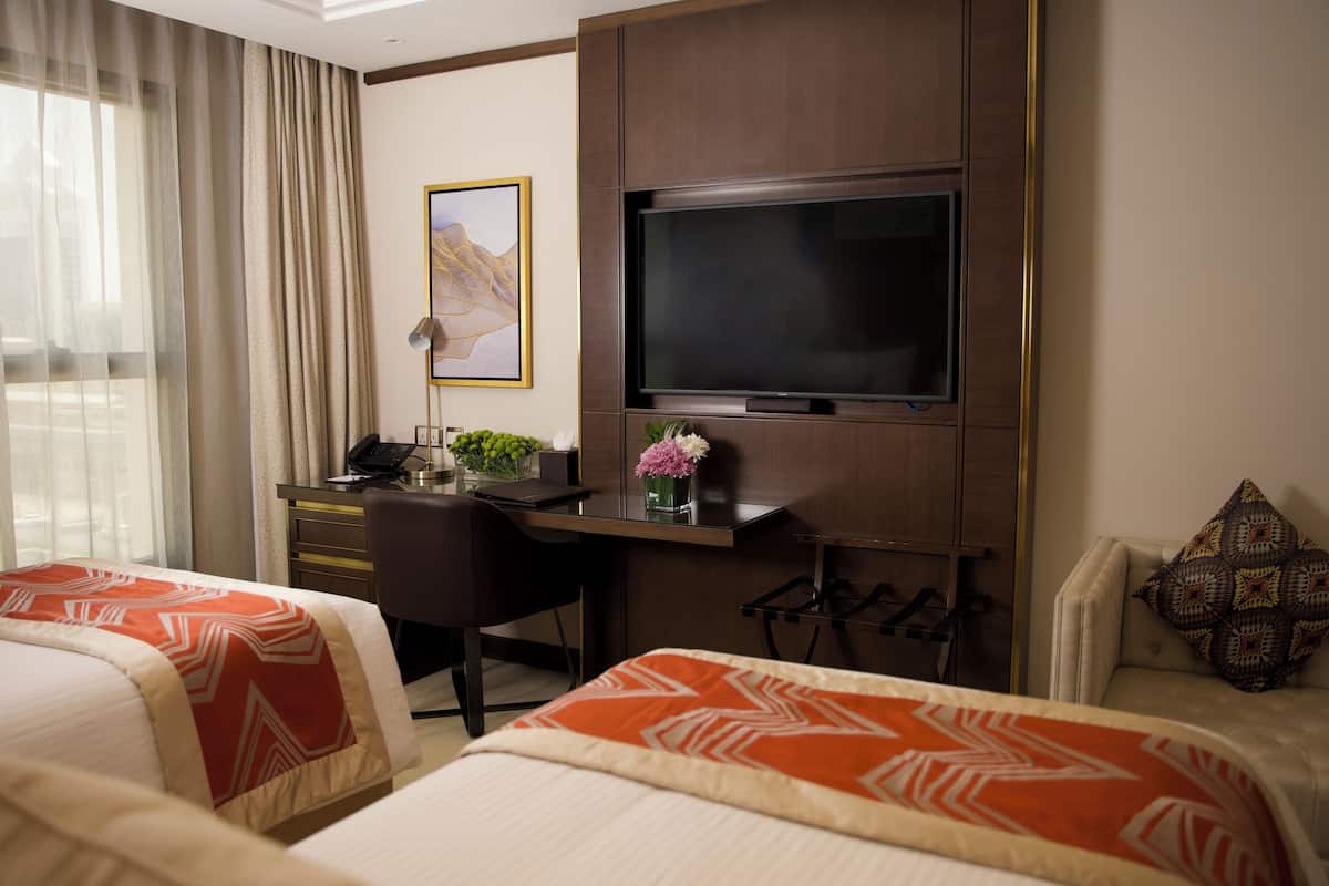 1 bedroom, premium bedding, down duvets, free minibar items