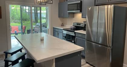 Cute home across the street from full rec-Chain O Lakes Waupaca