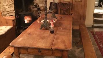 Cottage | Private kitchen | Fridge, microwave, oven, stovetop