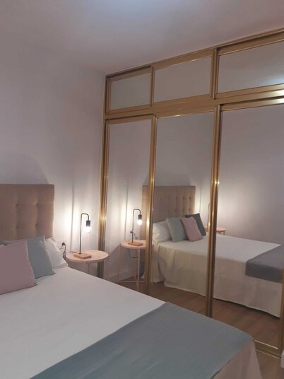 Cadiz corner 1 minute from the beach