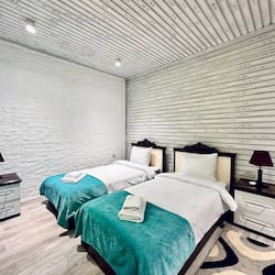 Executive Cottage | 3 bedrooms, in-room safe, individually furnished, laptop workspace