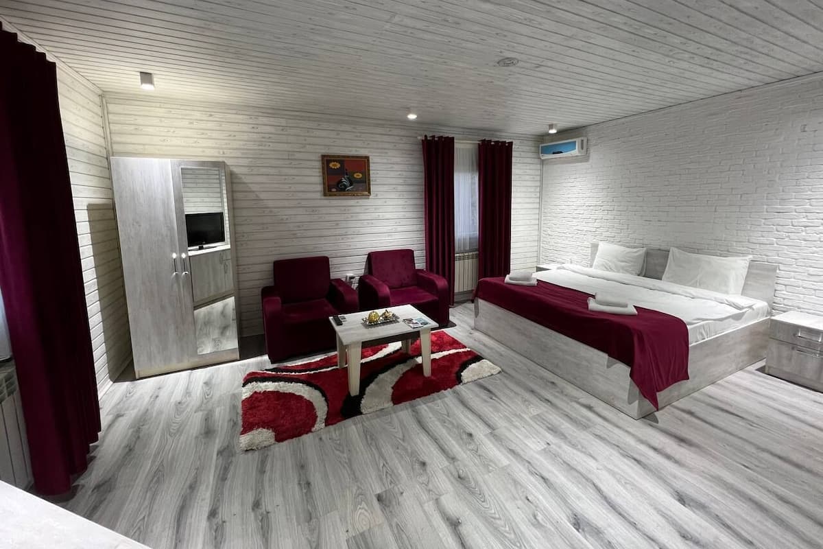 Standard Cottage | 3 bedrooms, in-room safe, individually furnished, laptop workspace