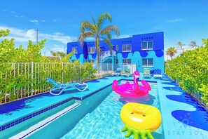 Pool - 2BR + Bay View+ Pool |Step To Beach (Hollywood)