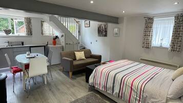 1 bedroom, WiFi (free), bed sheets