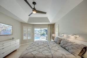 3 bedrooms, iron/ironing board, free WiFi, bed sheets - Villa 4Friends, modern, preferred location, heated pool, south facing (Cape Coral)