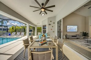 Dining - Villa 4Friends, modern, preferred location, heated pool, south facing (Cape Coral)