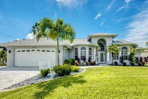 Exterior - Villa 4Friends, modern, preferred location, heated pool, south facing (Cape Coral)