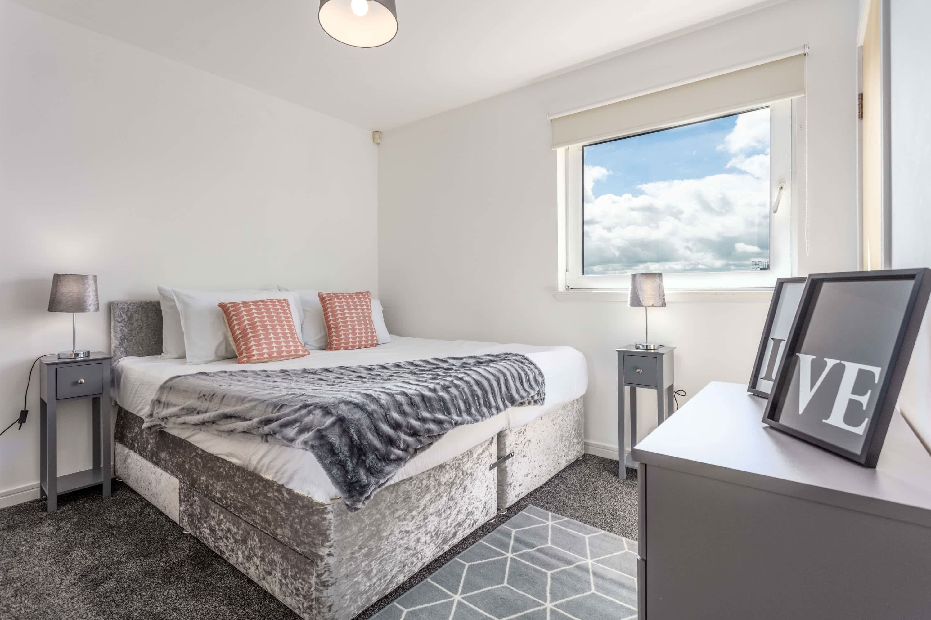 2 bedrooms, desk, iron/ironing board, travel cot