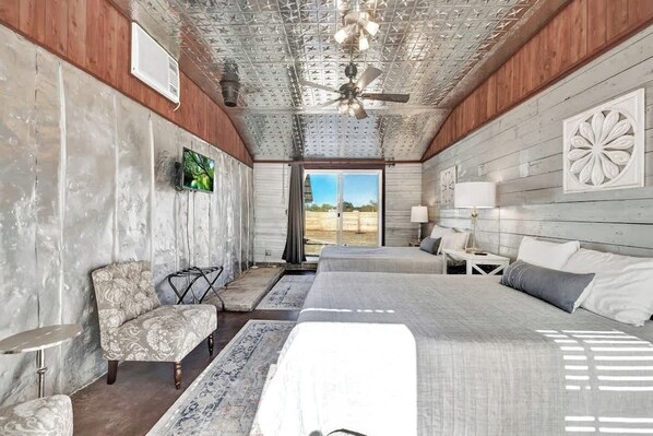 4 bedrooms, desk, iron/ironing board, free WiFi