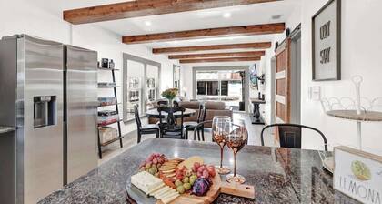 1 Acre Oasis W/Pool & Hot-Tub Near Main!