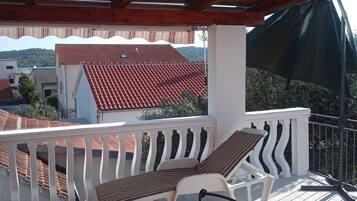 Apartment (One Bedroom Apartment with Balcony) | Terrace/patio
