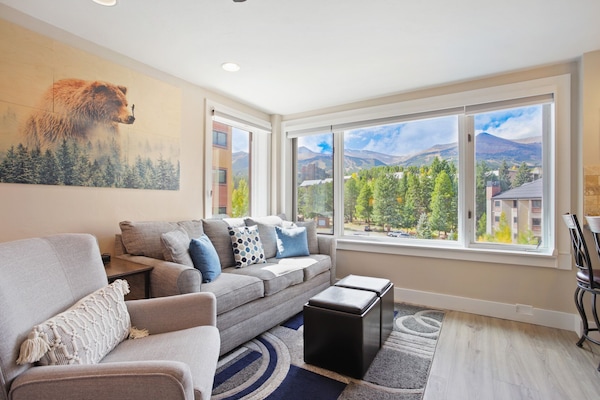 Nestled into the mountain - this view cannot be beat!