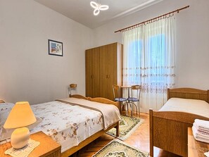 Apartment (Three Bedroom Apartment with Balcony) | 3 bedrooms, WiFi