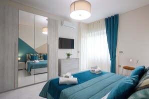 3 bedrooms, iron/ironing board, travel cot, free WiFi