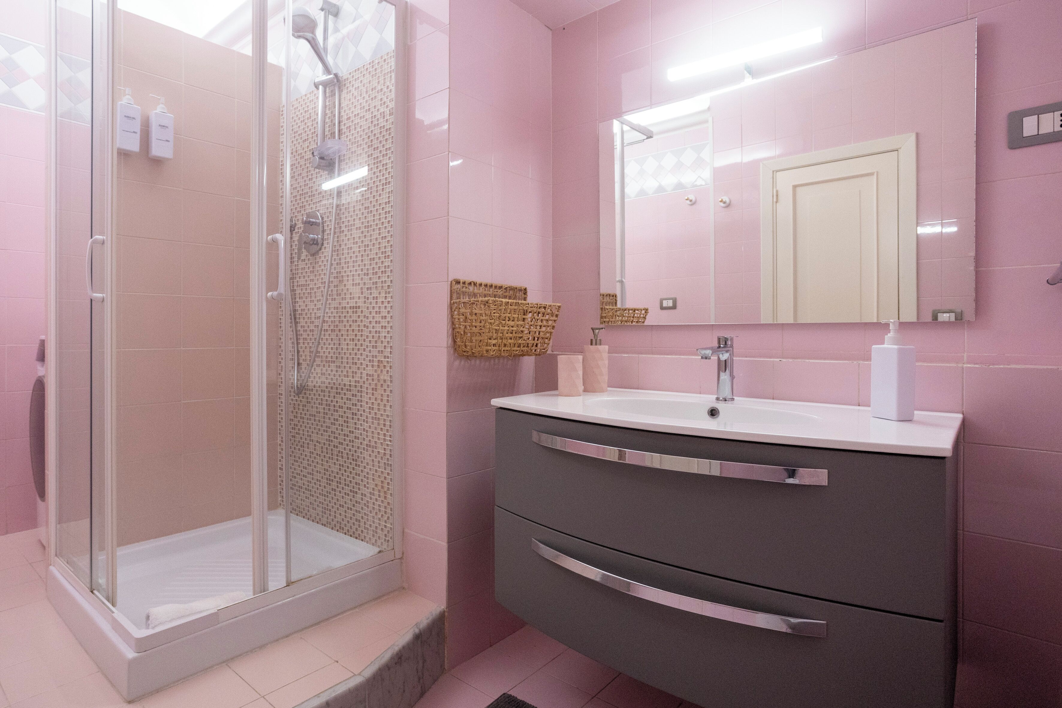 Doccia, asciugacapelli, bidet, asciugamani