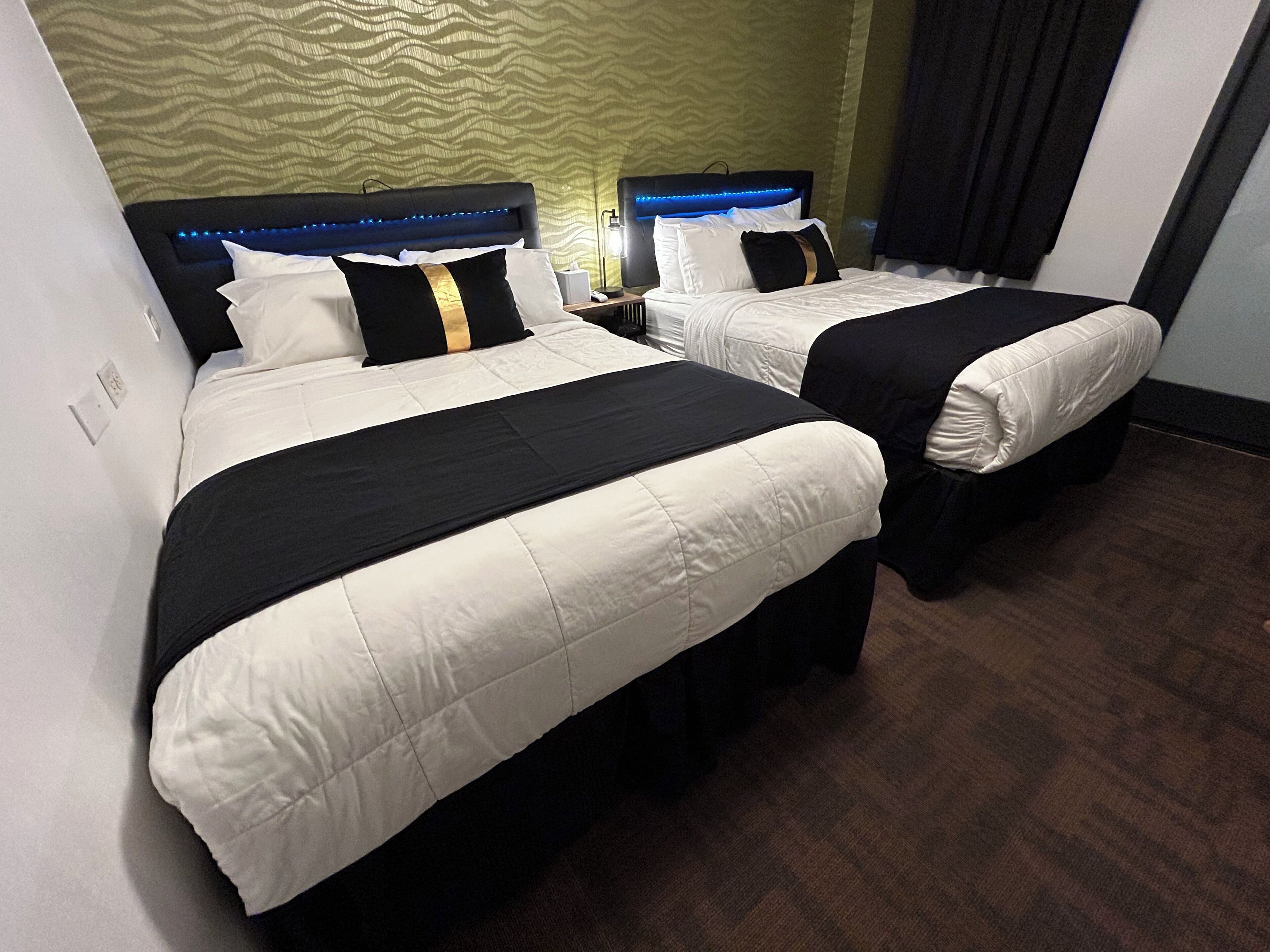 Deluxe Double Beds Room | Hypo-allergenic bedding, down comforters, in-room safe, desk