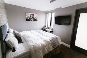 In-room safe, desk, laptop workspace, iron/ironing board