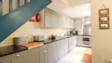 Cottage | Cuisine privée | Réfrigérateur, lave-vaisselle, bouilloire électrique, grille-pain