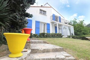 Exterior detail - Le Cordouan - Apartment 6 pers, 3 bedrooms. 115m2, parking, garden. (Saint-Palais-sur-Mer)