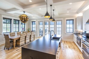 Fridge, microwave, oven, stovetop - Lakefront, Private Pool, Walk to beach, shops and restaurants, 30A Bike Path (Santa Rosa Beach)