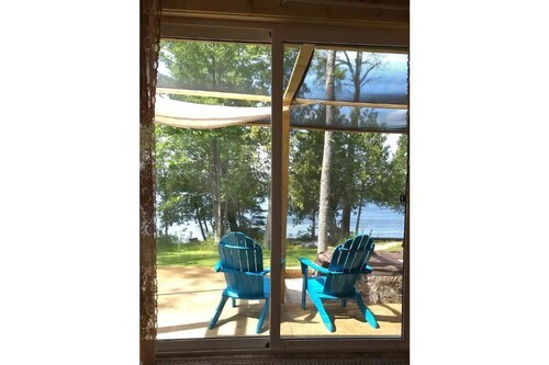 BUG FREE hot tub in screen room with skyview