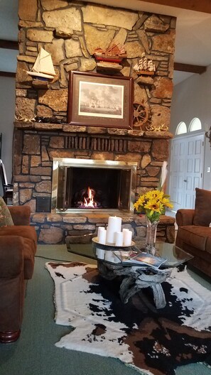 Interior - Mediterranean inspired large luxurious  suites (Eureka Springs)