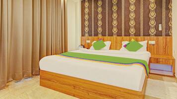 Standard Room | Desk, iron/ironing board
