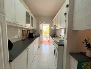 Fridge, microwave, coffee/tea maker, electric kettle - VILAMOURA TYPICAL 1 WITH POOL by HOMING (Vilamoura)