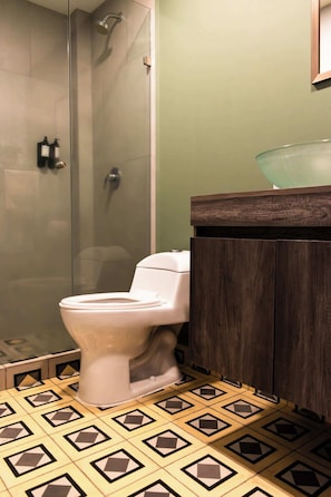 Dusche, Haartrockner, Handtücher