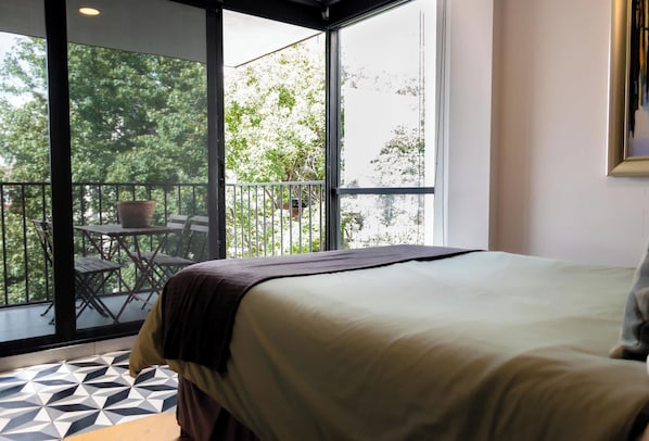 1 habitación, tabla de planchar con plancha, wifi y ropa de cama