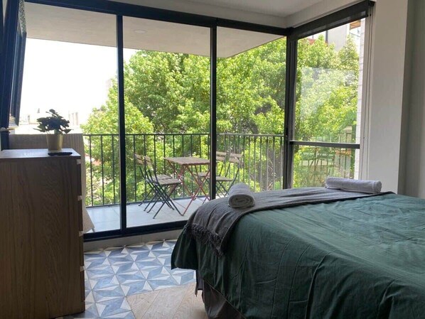 1 habitación, tabla de planchar con plancha, wifi y ropa de cama 