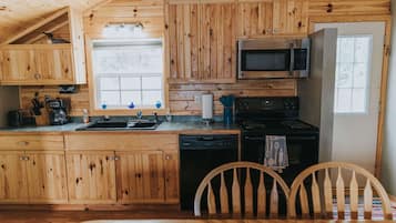 Family Cabin | Microwave