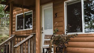 Basic Cabin | Terrace/patio
