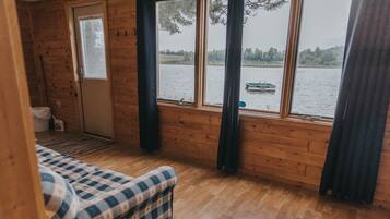 Family Cabin | Living area
