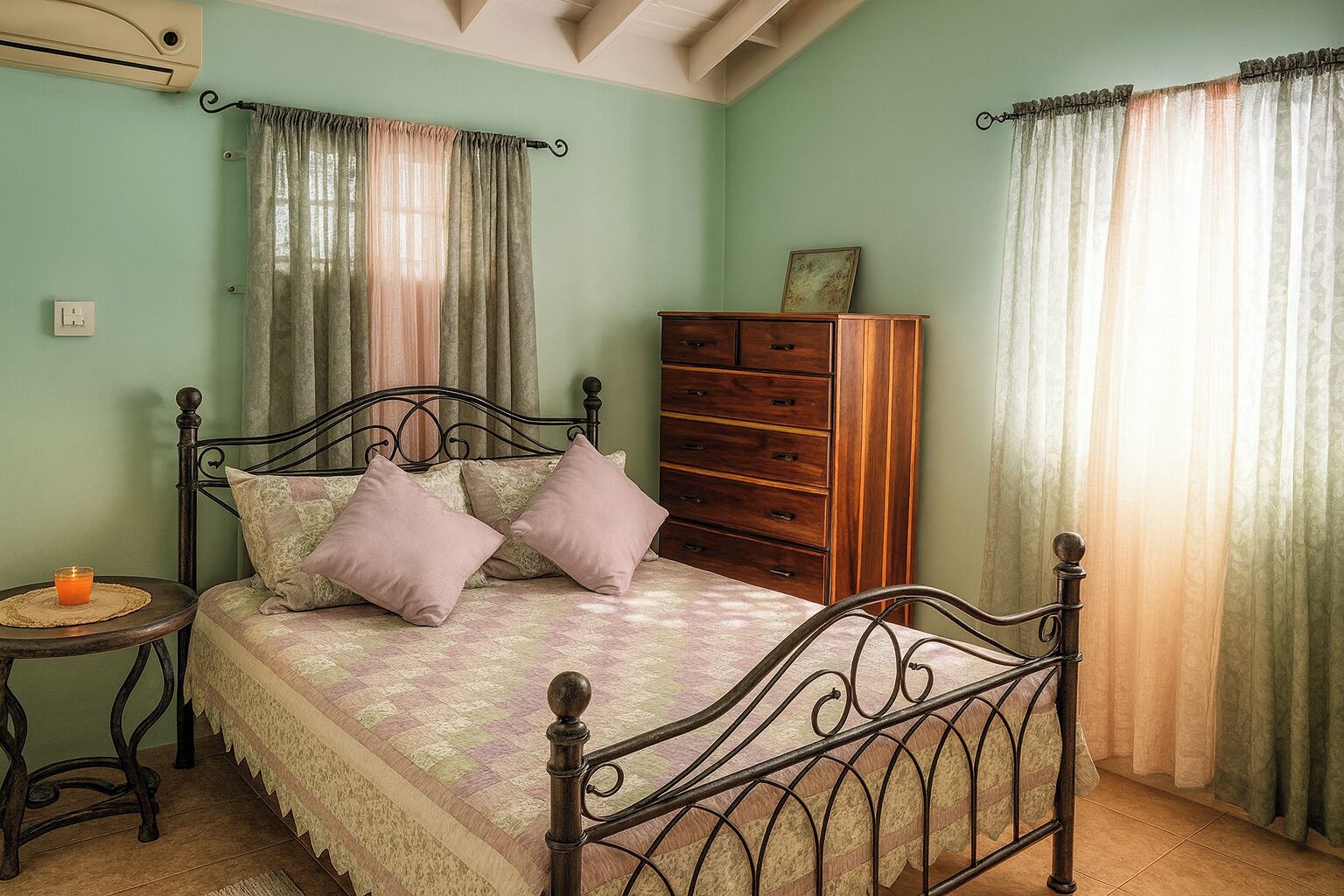 2 bedrooms, iron/ironing board, free WiFi, bed sheets