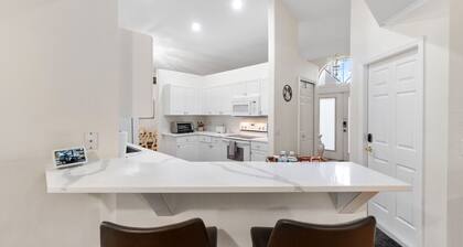 Feel @ Home Ft Myers | 3bd | 2bh | POOL | sleeps 8