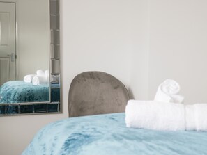 Cottage | 3 bedrooms, individually decorated, individually furnished, free WiFi - Butter Cross (Scarborough)