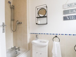 Cottage | Bathroom