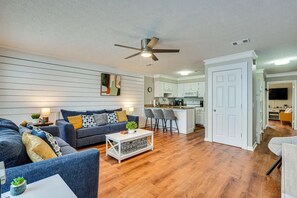 Smart TV - "ROMANTIC" ☀️STEPS to the BEACH☀️ (Panama City Beach)