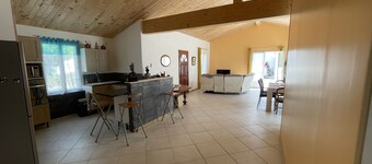 Family home 2.5km from the beach