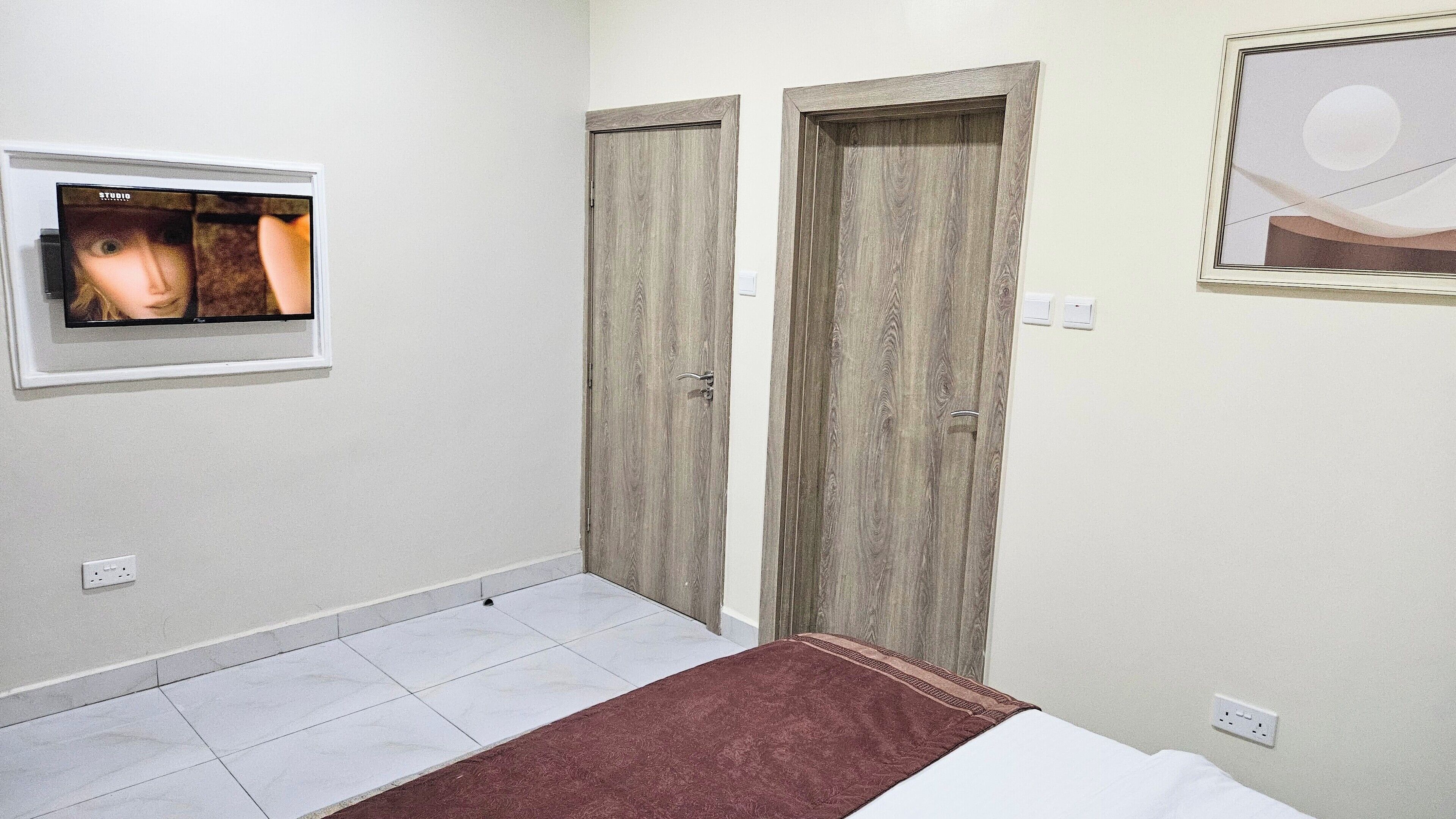 2 bedrooms, desk, iron/ironing board, free WiFi