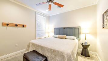 5 bedrooms, iron/ironing board, free WiFi, bed sheets